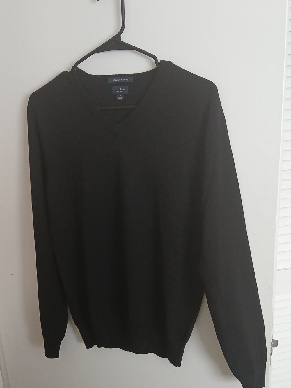 Men's V-Neck Pullover Sweater in Black